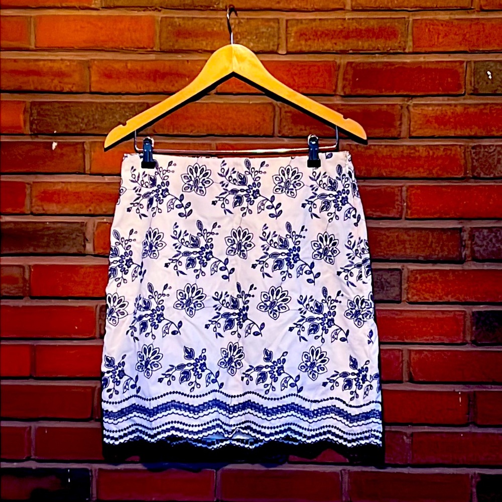 Ann Taylor loft size for blue and white eyelet skirt